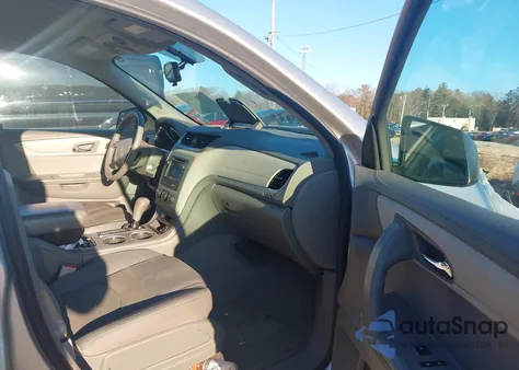 2013 Chevrolet Traverse Ls z USA, uszkodzony, nr VIN 1GNKRFED4DJ106780